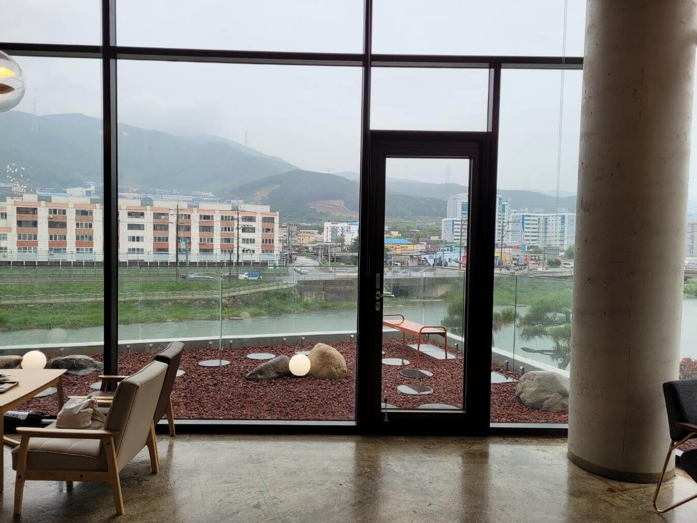 2층 내부와 풍경
