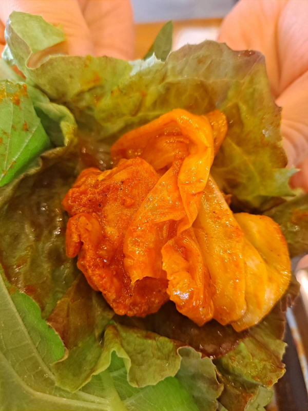 명물닭갈비 쌈싸먹다