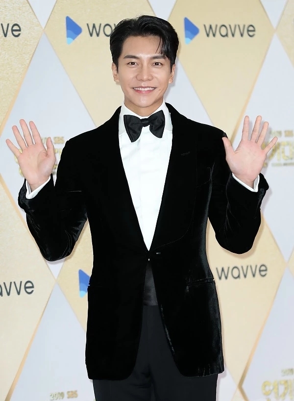  '결혼식 D-1' 이승기이다인, 신혼여행 포기하고 본업 집중 선택