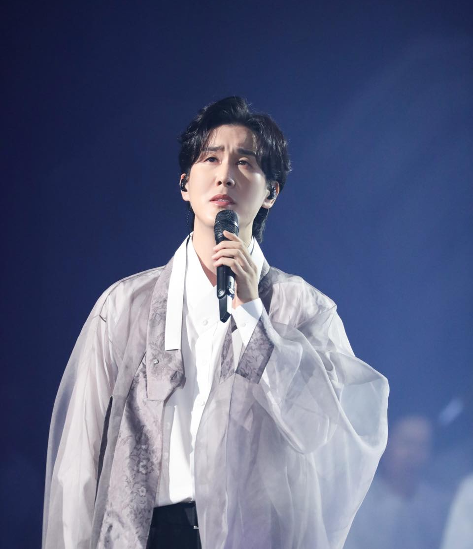 가수 신유 사진