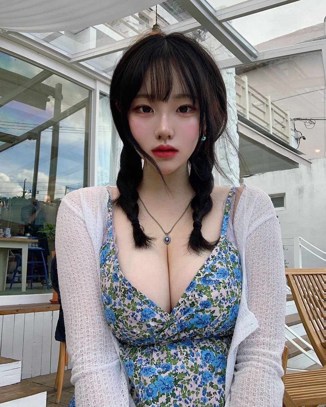  인스타그래머 기묘한 기무세딘 하늘색 원피스 사진