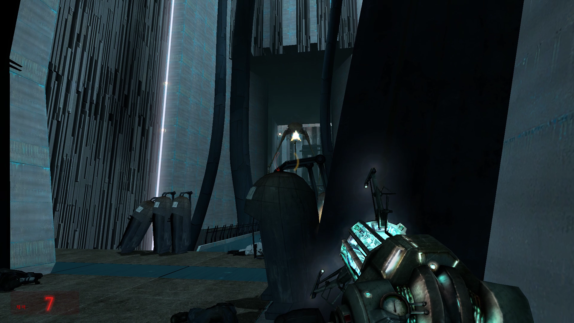 Half-Life 2, 챕터12(우리의 은인들) : 콤바인 요새 내부에서 전투