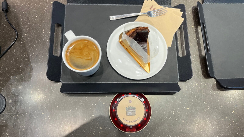 핸즈커피 남구미IC 롱블랙과 케익과 함께 한 힐링타임