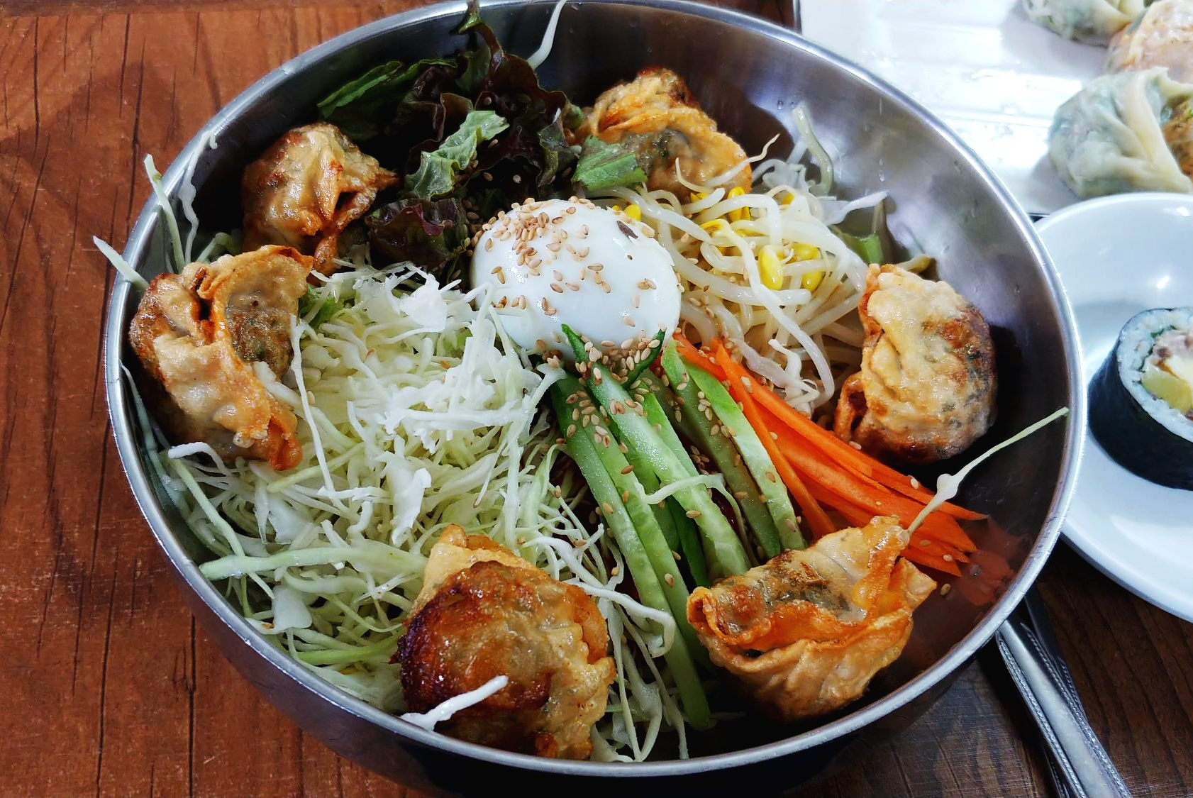  찐만이네 작전시장 맛집을 찾아 시그니처 음식인 만두와 국수 먹었네요
