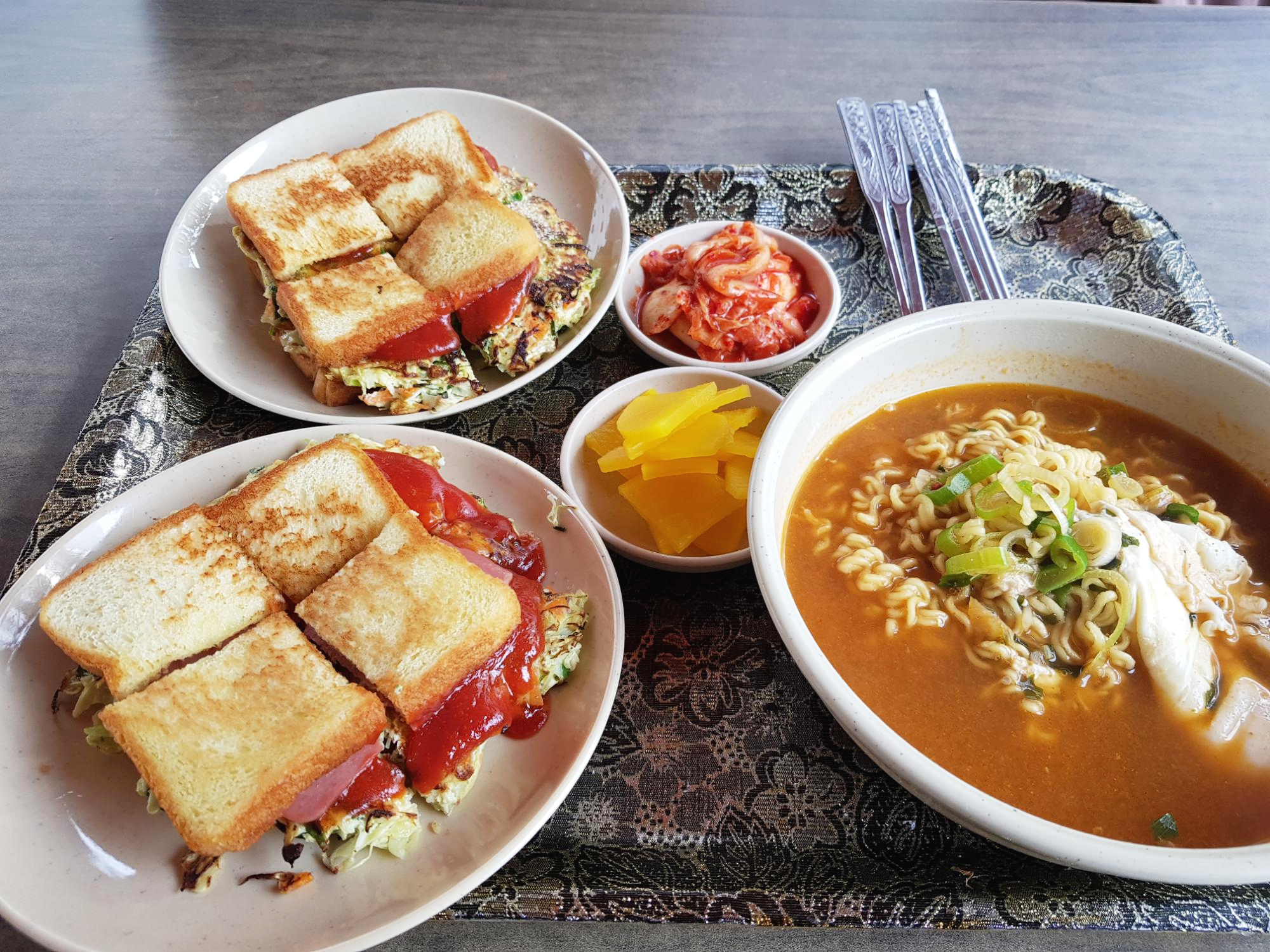  [부산 사하구 감천 맛집] 토스트와 라면의 절묘한 조합! 코스모스 분식 후기
