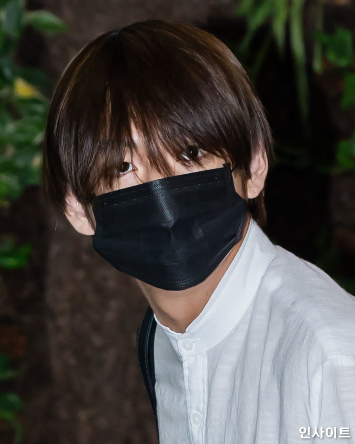  '아킬레스건'도 잘생긴 뷔 부터 '냥이 눈인사' 건넨 정국까지