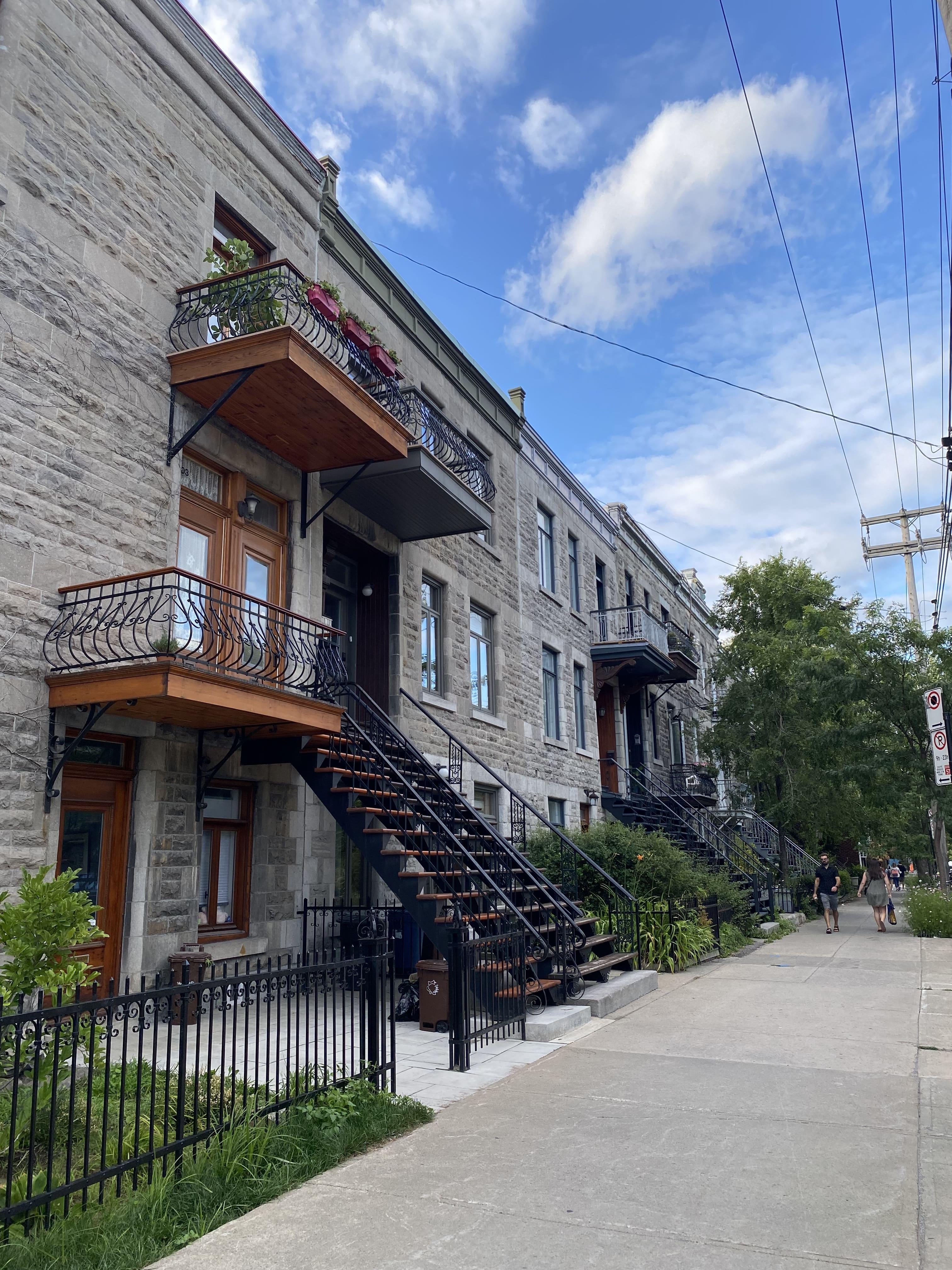 몬트리올 집 계단