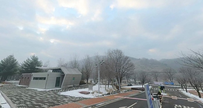 입구