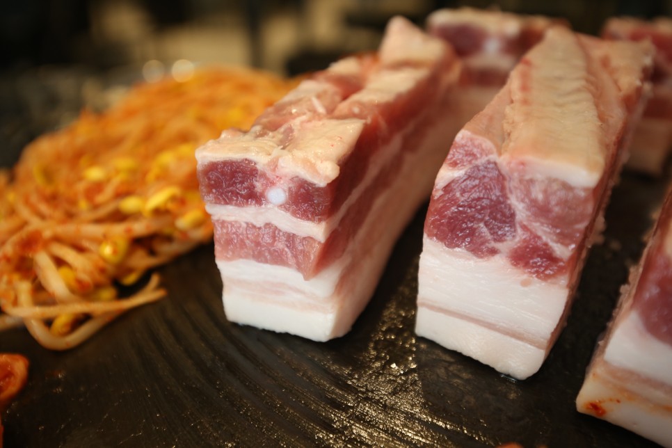 이게 육덕이지! 합정 삼겹살 29