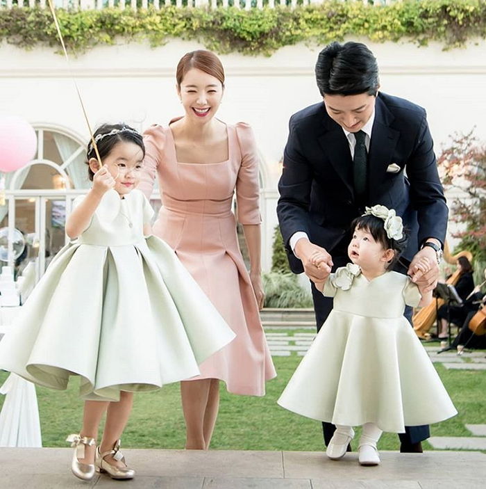  인교진 부인 소이현 남편 딸 인하은 인소은과 가족함께 이사간집