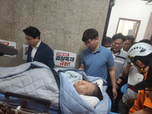  [속보] 단식 19일째 중인 이재명 대표, 건강 악화로 병원행
