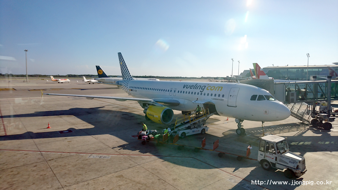 부엘링 Vueling VY VLG EC-LSA A320-200 Airbus A320-200 A320 바르셀로나 Barcelona - El Prat 바르셀로나 Barcelona BCN LEBL