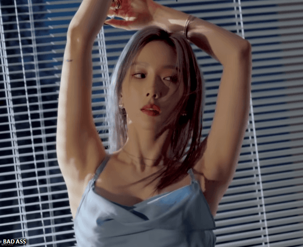  앨범 자켓촬영하는 섹시 태연