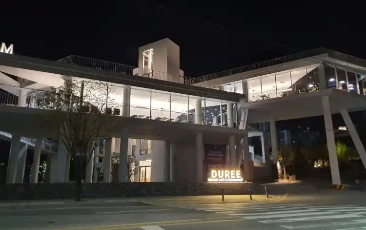 듀레 베이커리 호암점 가게 전경