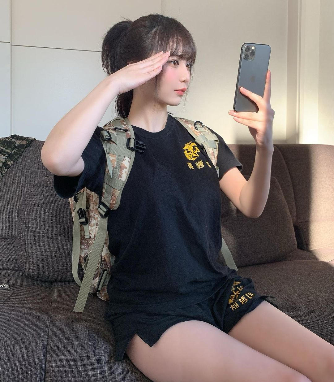  해병대 옷 입은 일본 혼혈녀 하루 인스타그램 사진
