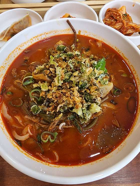  돈쭐내러왔습니다2 돈쭐 의왕시 백운호수맛집 칼국수 식당 해물절면 비빔절면 얼큰절면 들깨옹심이절면 만두무침 수육 육전 맛집 식당 어디 정보