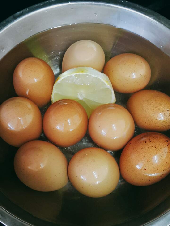  달걀 삶기-달걀 삶을 때 이것 넣으면 잘 벗겨져요!