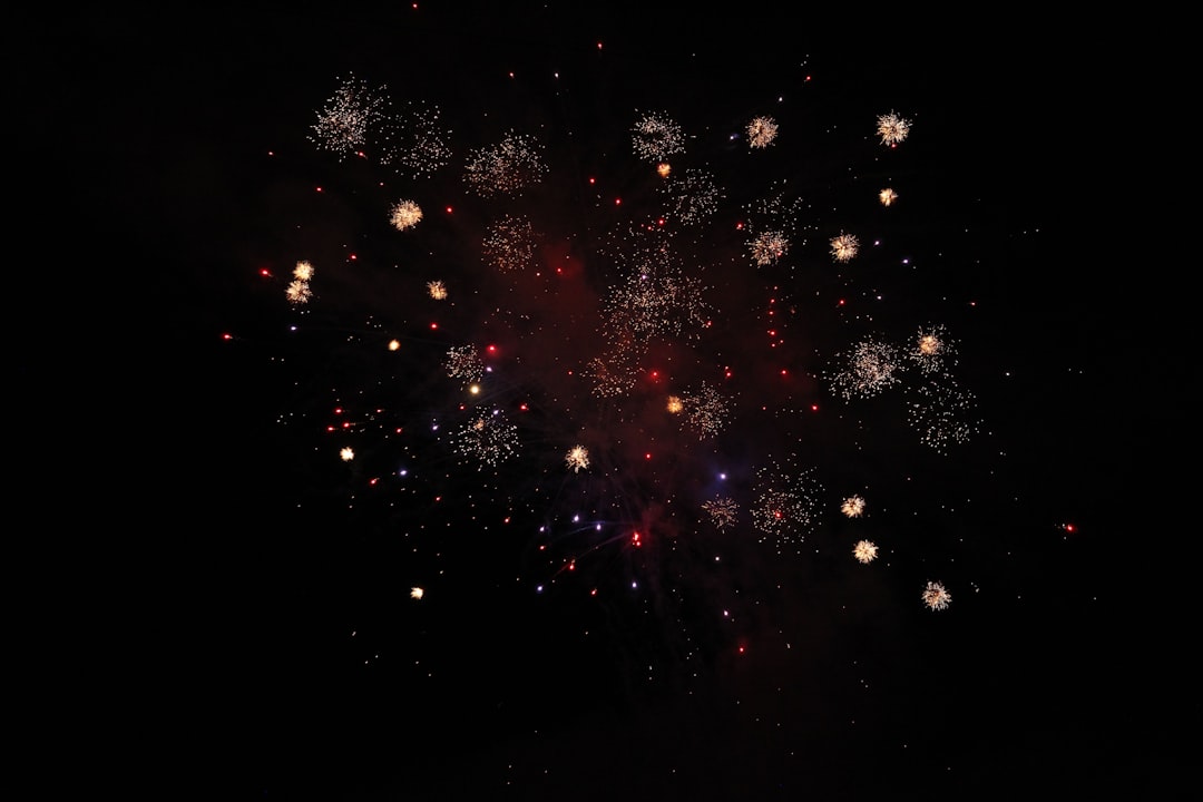불꽃야구는 fireworks baseball로 번역할 수 있습니다.
