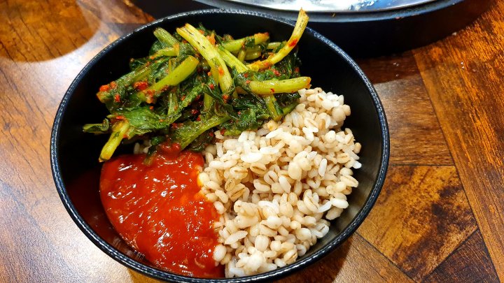 보리-열무-비빔밥