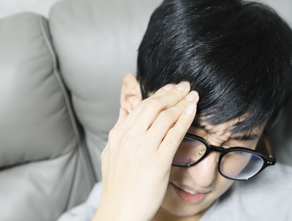오른쪽/왼쪽 편두통이 아플 때 두통의 원인을 없애는 방법 10