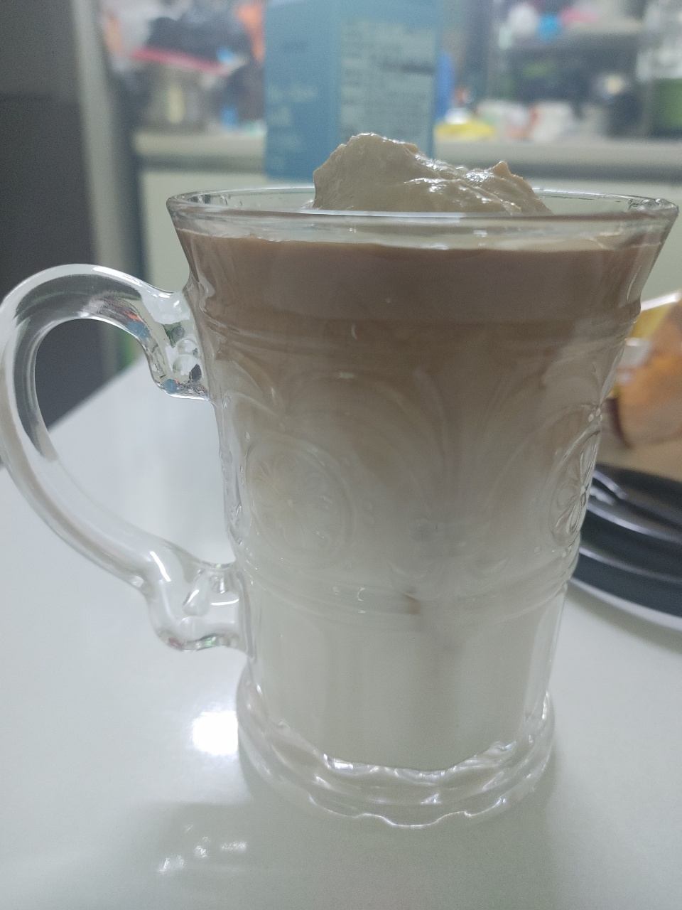  집에서 메가톤으로 카라멜 마끼아또 만들기