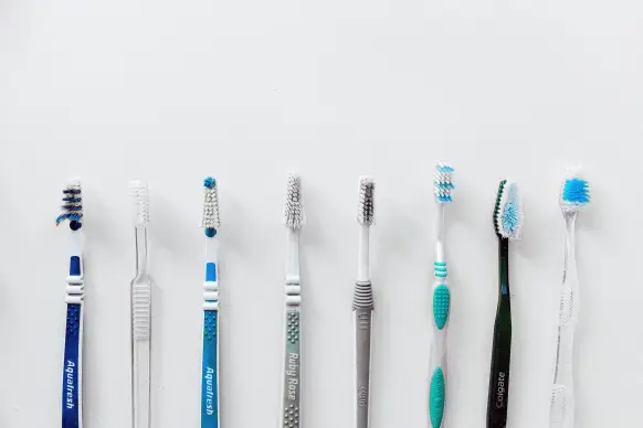 칫솔의 세균을 예방하는 방법과 살균하는 방법