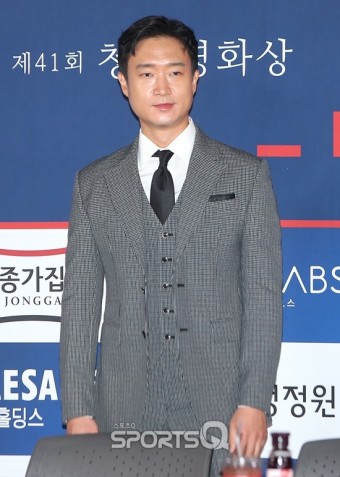 조우진 남자배우상 과거 결혼 아내 83