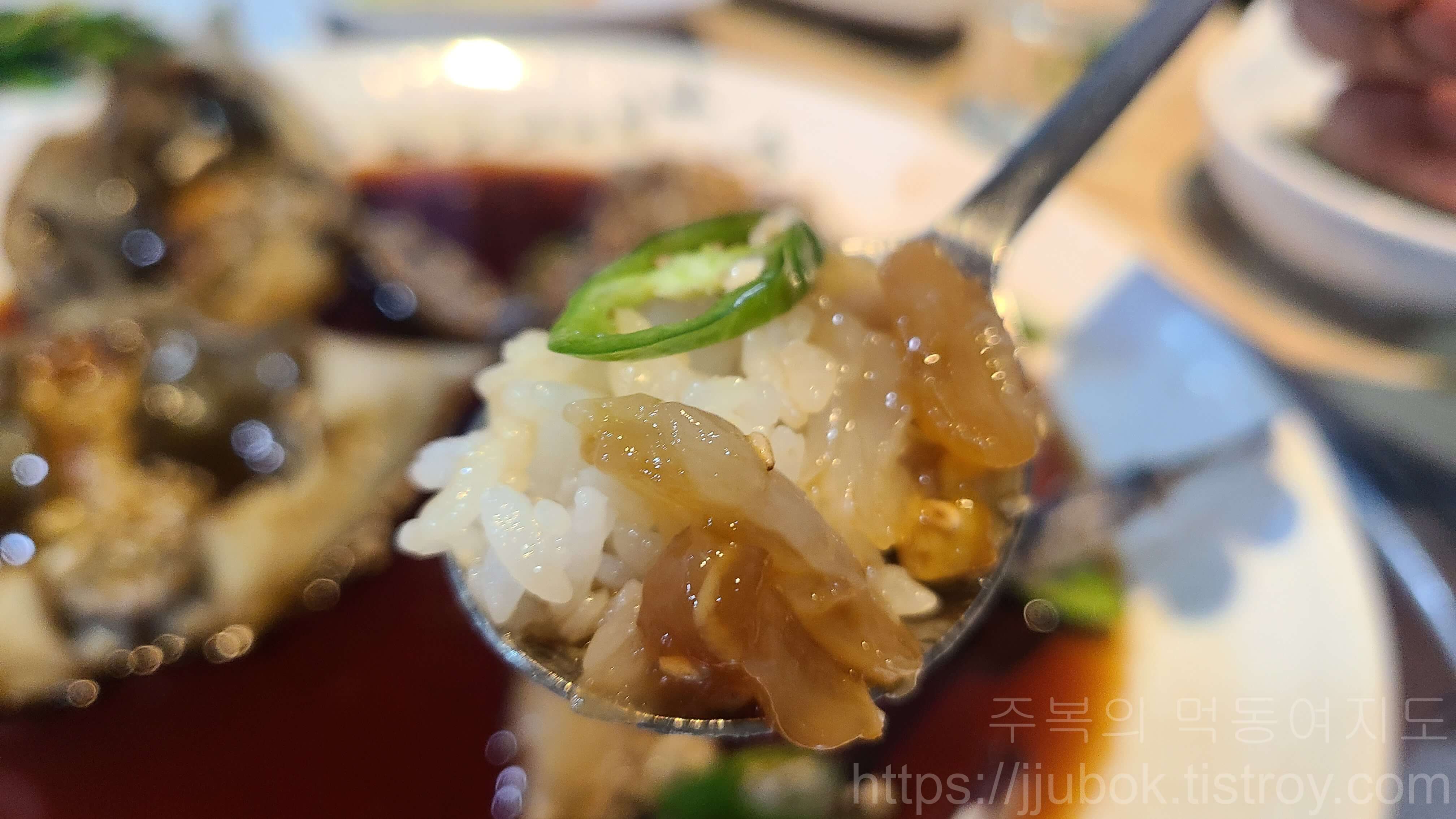 참-제주사랑-간장게장-공기밥-맛