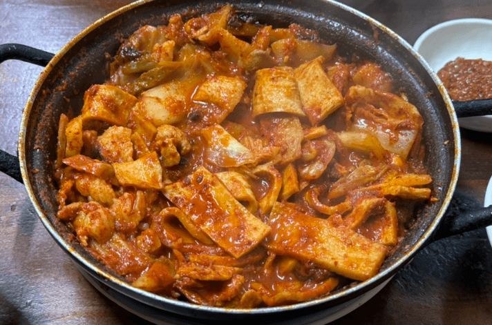 간판 없는 김치찌개