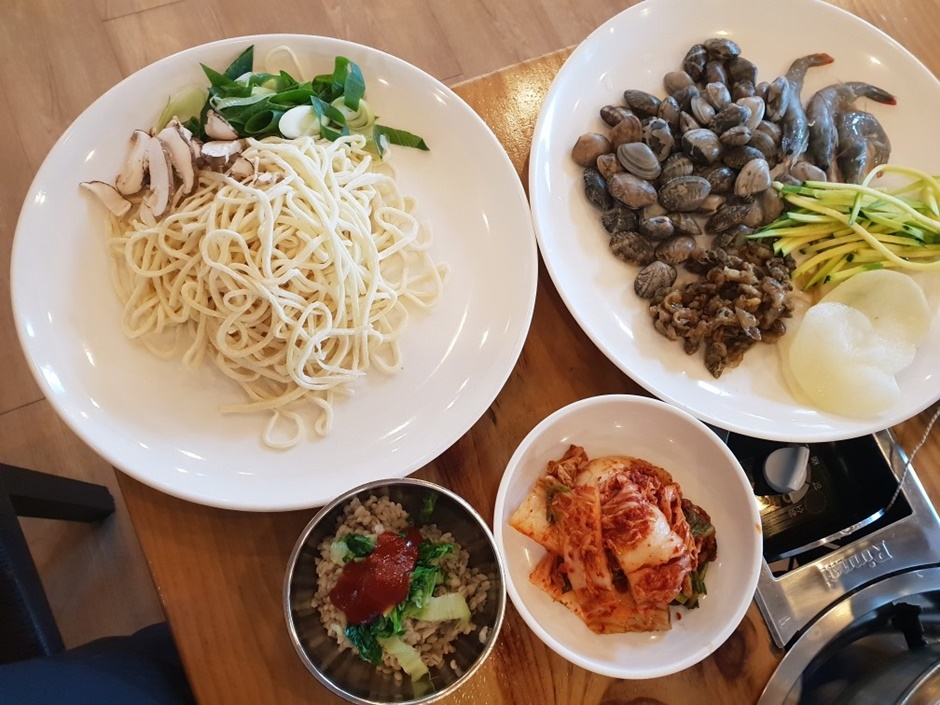 바지락 홍두깨 칼국수 이미지