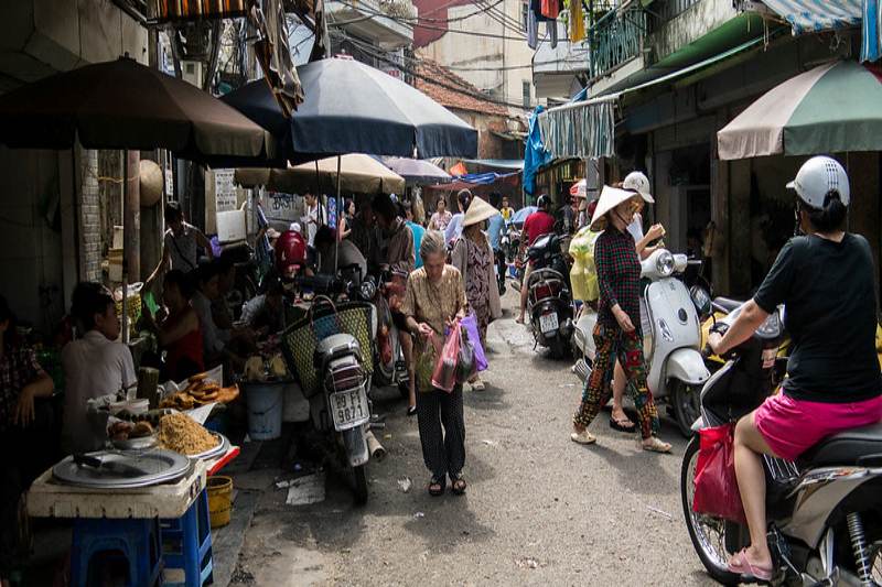 베트남 하노이 시장 거리