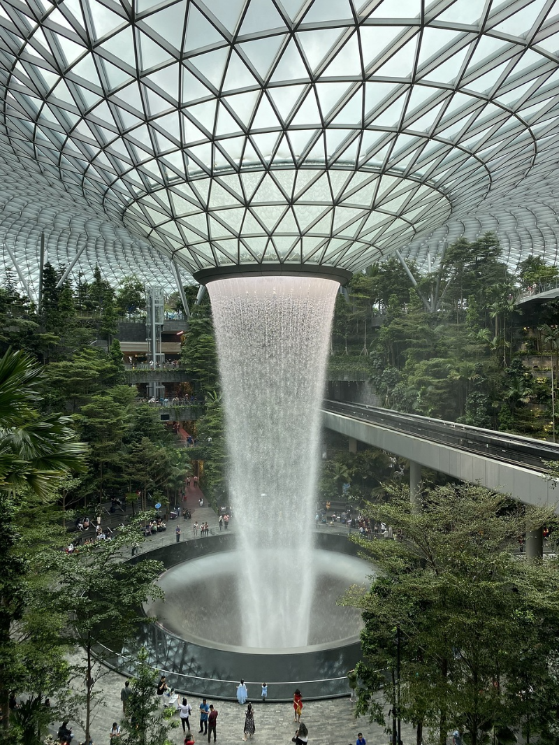 Jewel Changi Airport의 레인 보텍스 사진