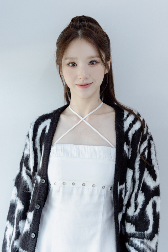  솔로로 돌아온 희진, "여전히 이달소로 불리면 좋아요" (+뮤뱅 출근룩)
