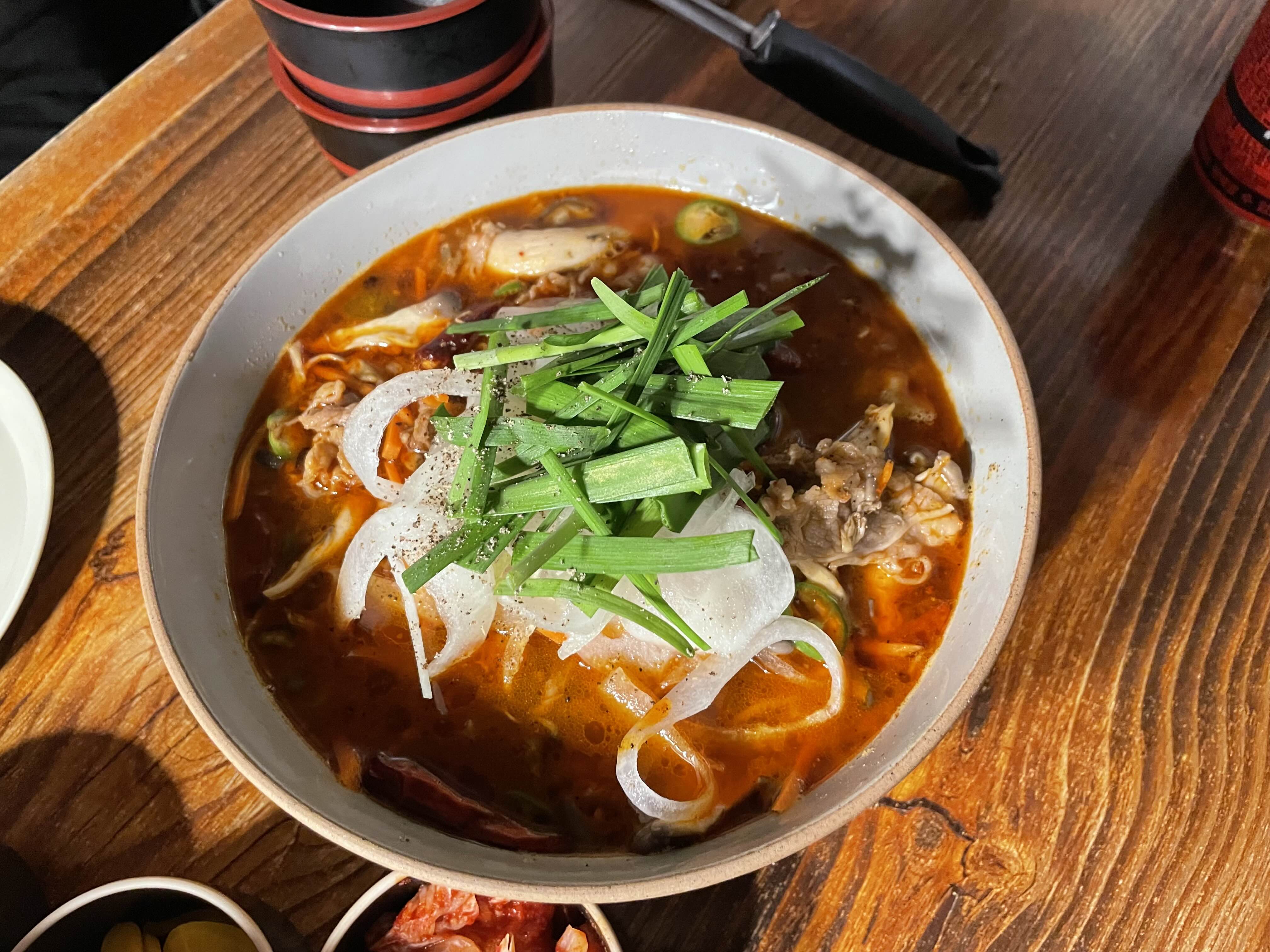  [수원 행궁동 맛집] 데이트하기 좋은  미식가의 주방 - 매콤한 낙지 비빔밥/얼큰한 우삼겹 쌀국수