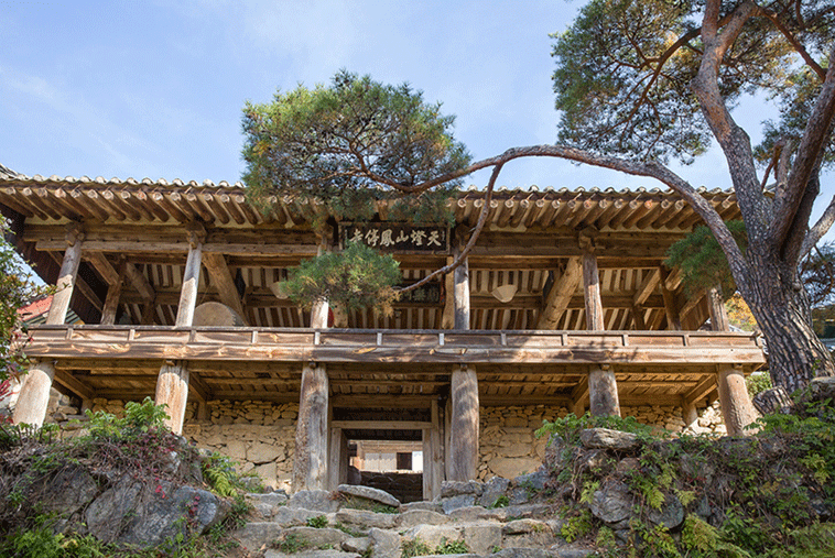 봉정사 만세루 경상북도 문화재 제 325호