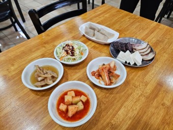 접짝뼈국