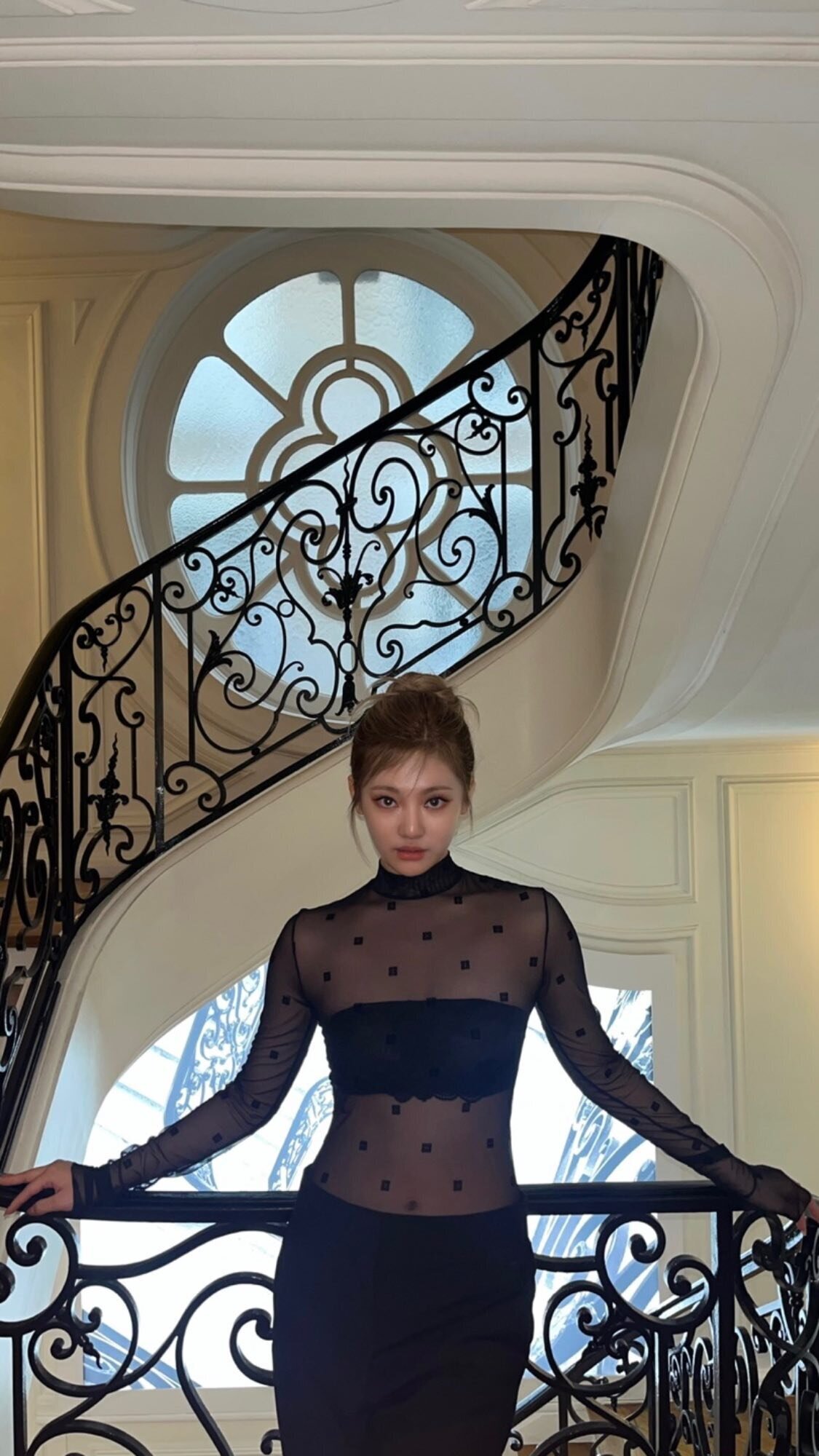  에스나 닝닝 파리 에펠탑 전경이 보이는 호텔 인스타그램 사진