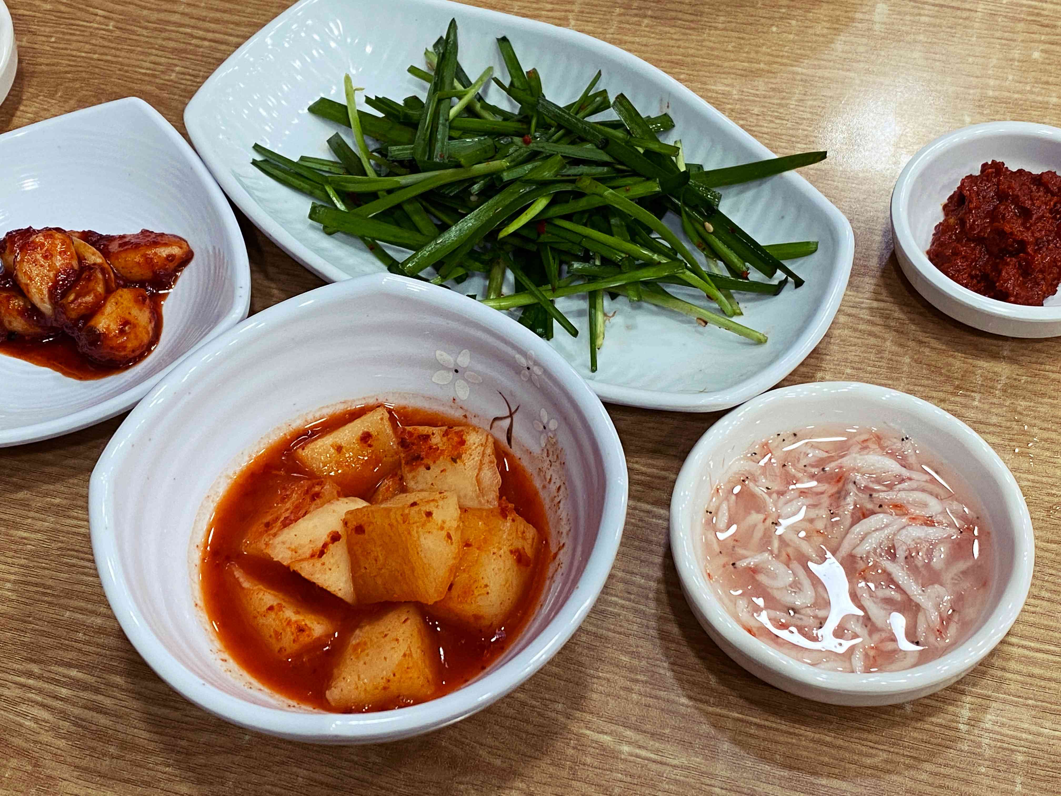 동춘사골순대국 밑반찬