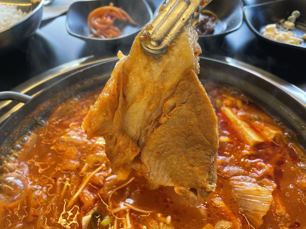  제주 중문 맛집 - 중문 숙성 돈가 - 흑돼지김치찌개 흑돼지 점심특선 가족여행흑돼지