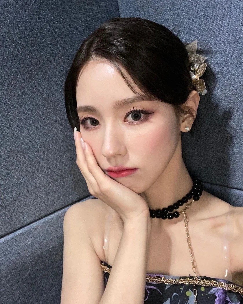  꽃무늬 오프숄더 여자아이들 미연