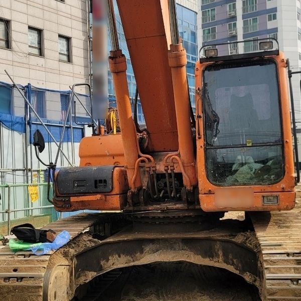  두산 DX300LC 2011년식 4700만원 판매합니다.