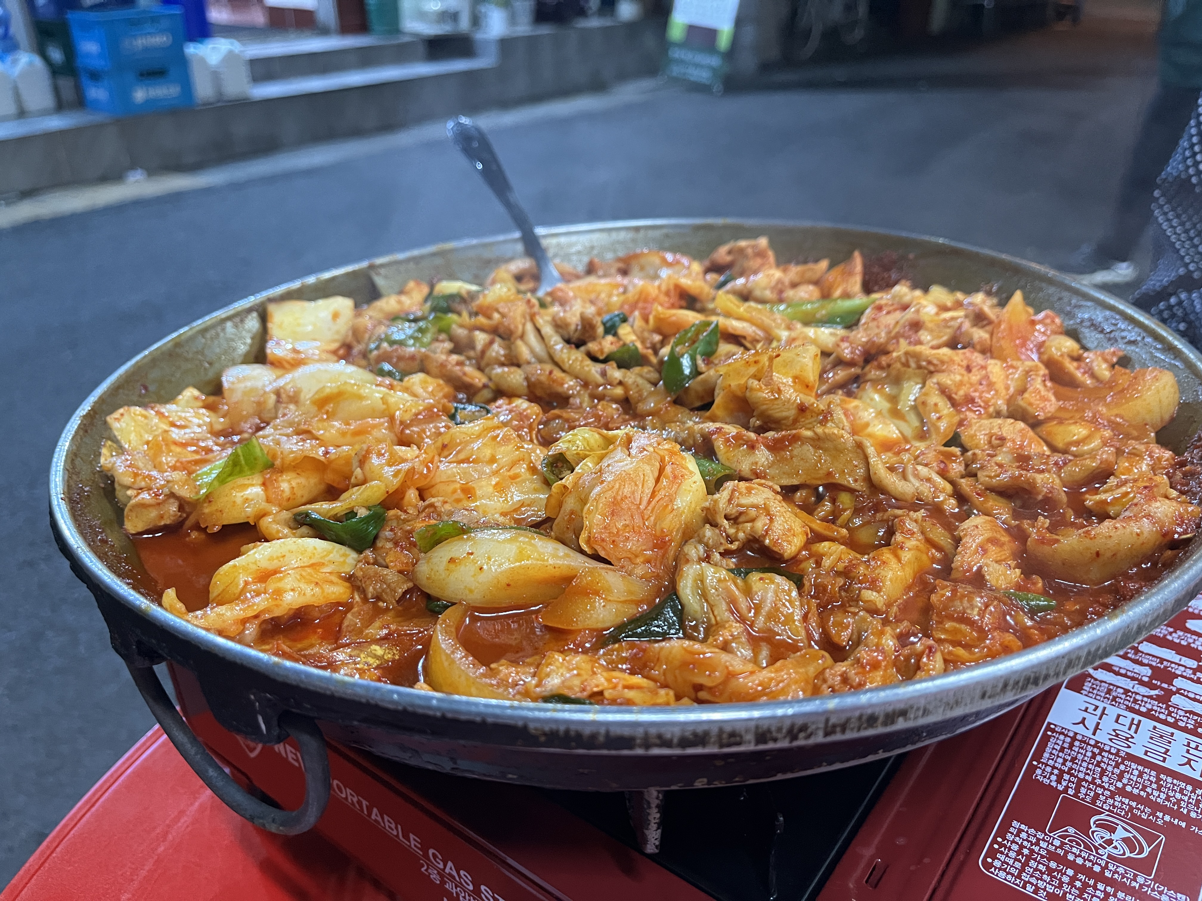  대구 동인동 노포감성 맛집, 닭불고기가 맛있는 <김해통닭>