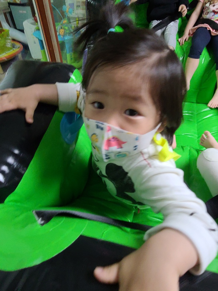 비 영어로 비오는 월요일 그리고 끝나지 4