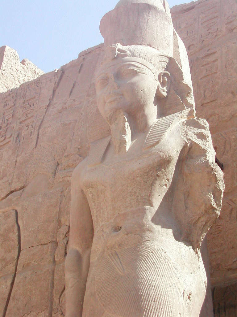 룩소르-카르나크신전-람세스2세-석상