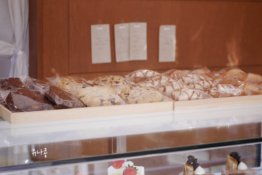 케이크(owa cake)에서 커피와 디저트 옥정 카페, 오와 30