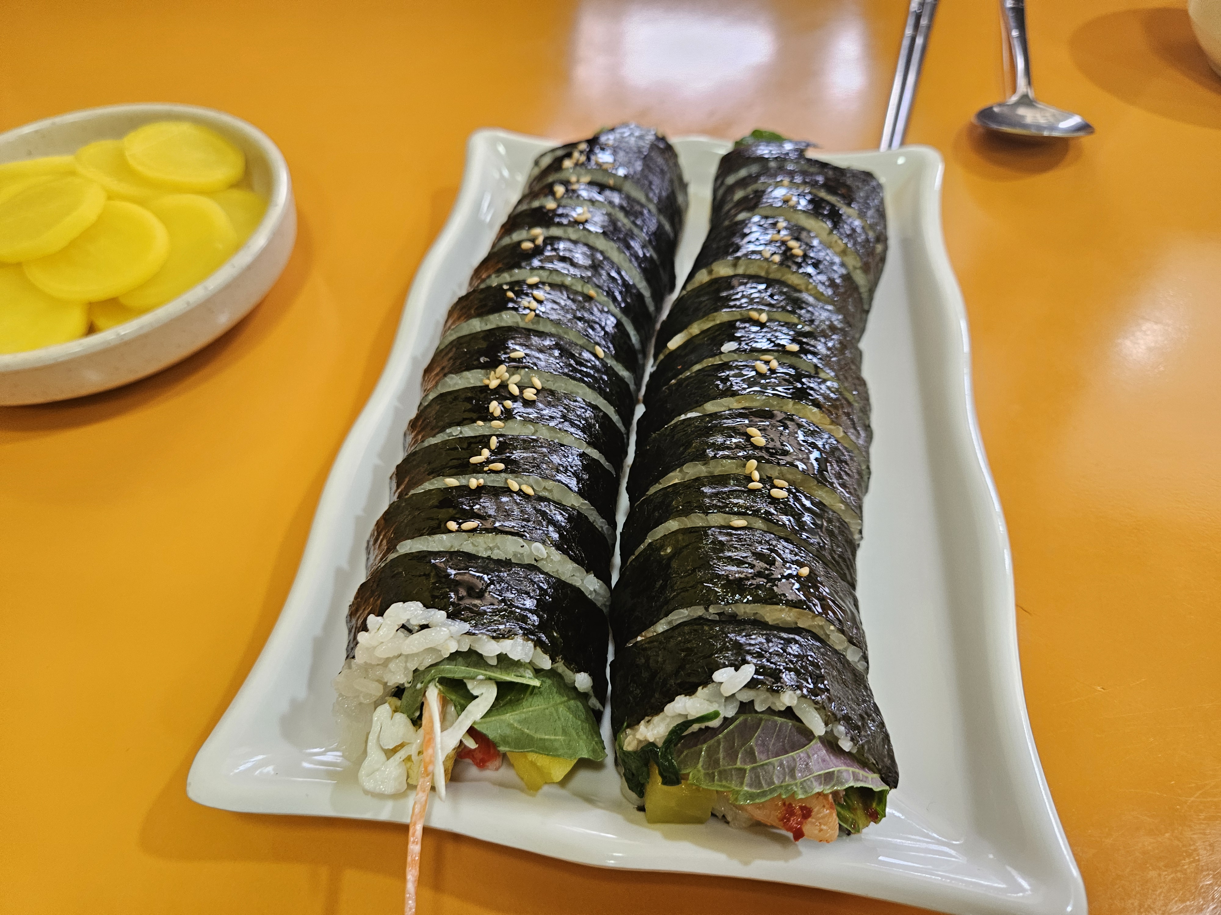 Namujeotgarak (나무젓가락) 1