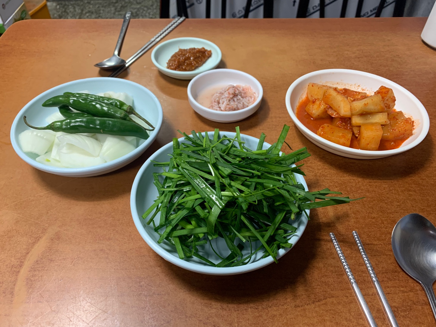 부산-수정동-시장-맛집-88수육-88돼지집-돼지국밥