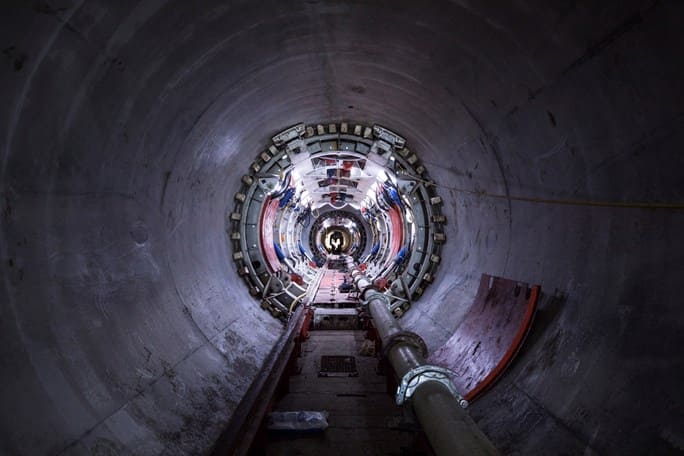 [런던 타이드웨이 프로젝트] &#39;수퍼 하수 터널공사&#39; 굴착 완료...관통 기념 공연도 열려 VIDEO: Tideway &#124; Tunnelling complete on London&rsquo;s &lsquo;super sewer&rsquo;