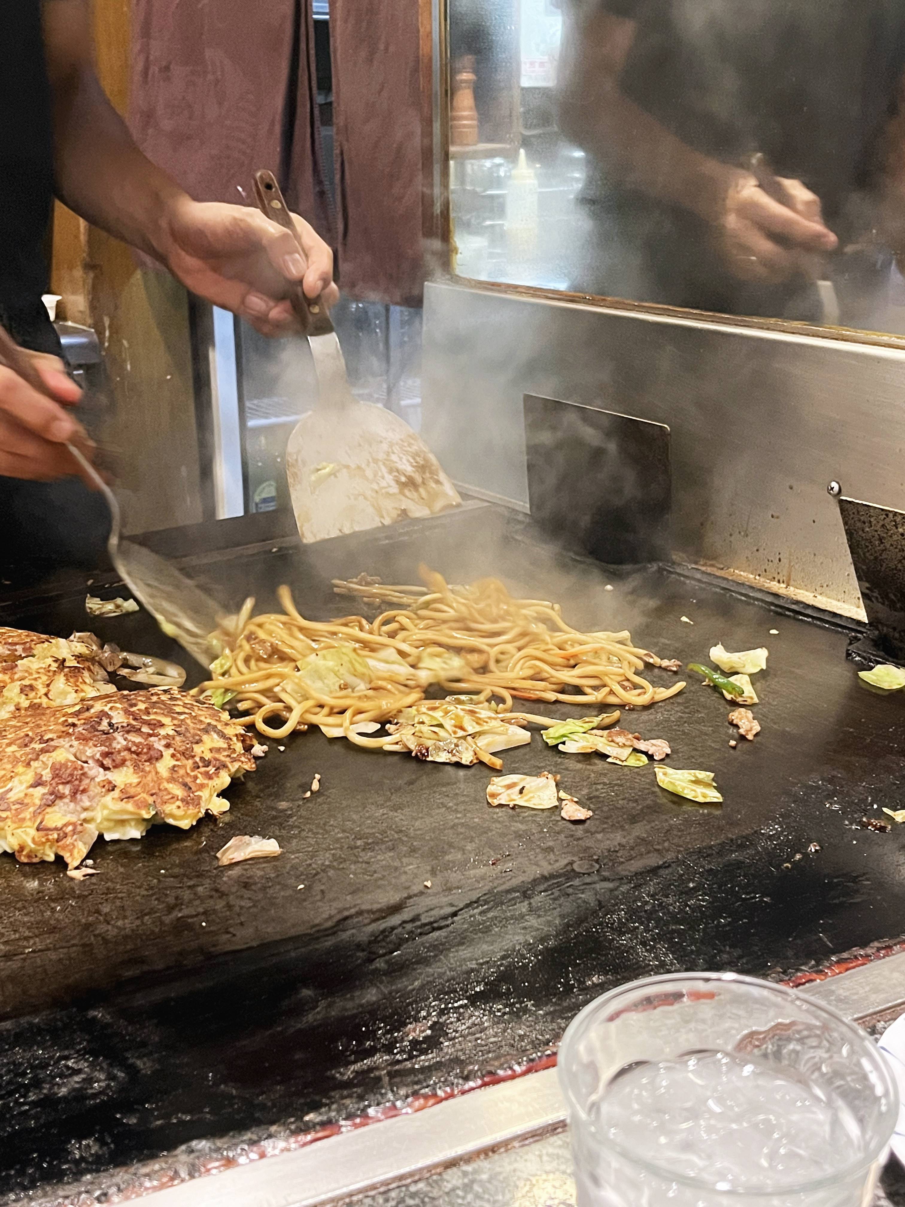 오사카 미슐랭 오꼬노미야끼 맛집 미즈노 방문후기 - 야키소바: 일본의 맛있는 면 요리! - 1. 신선한 재료 오사카 미슐랭 오꼬노미야끼 맛집 미즈노 방문후기 - 야키소바: 일본의 맛있는 면 요리! - 1. 신선한 재료