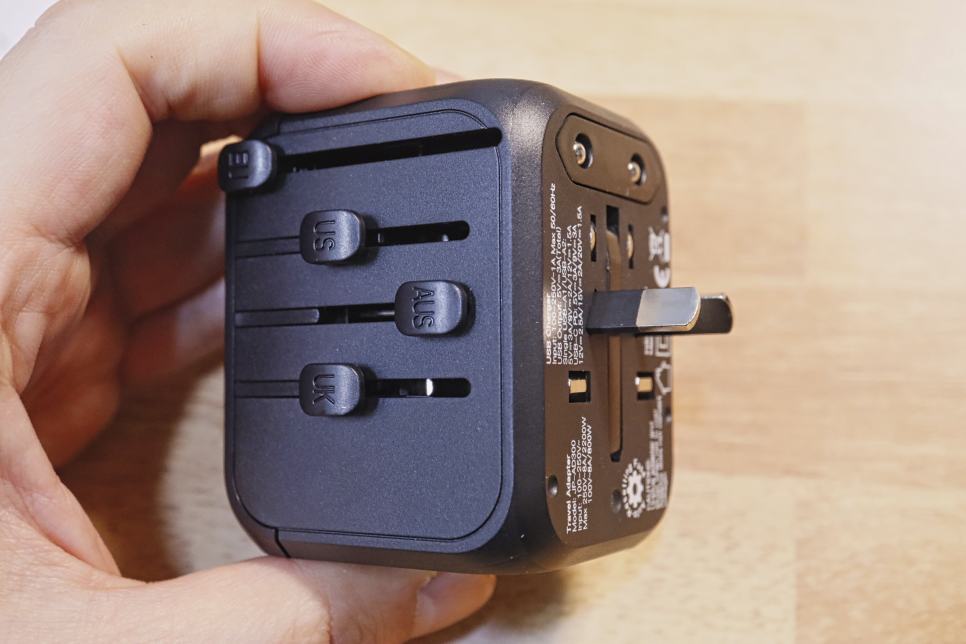 여행용 멀티 어댑터